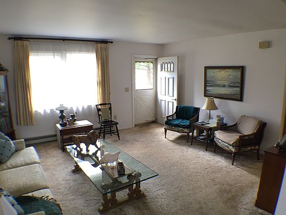 4th image of 5 Northwood Ct