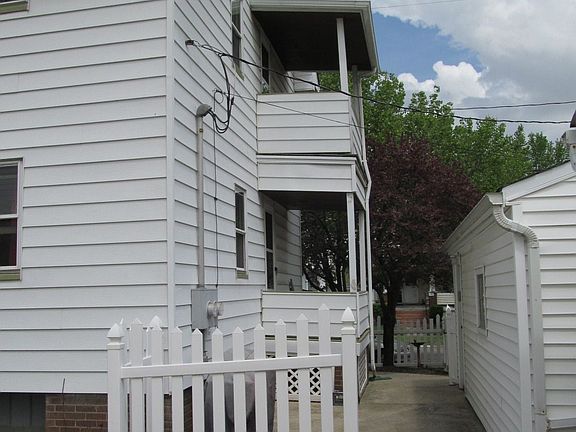 3rd image of 4365 W 28th St