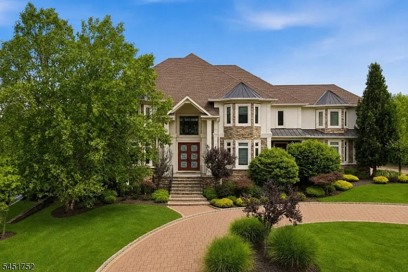 7 bed, 9.0 bath, $17,000 — Photo 2