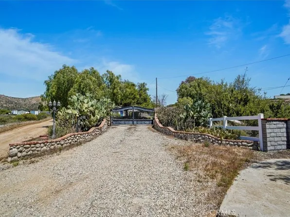 32580 Willow Ln, Agua Dulce, CA 91390