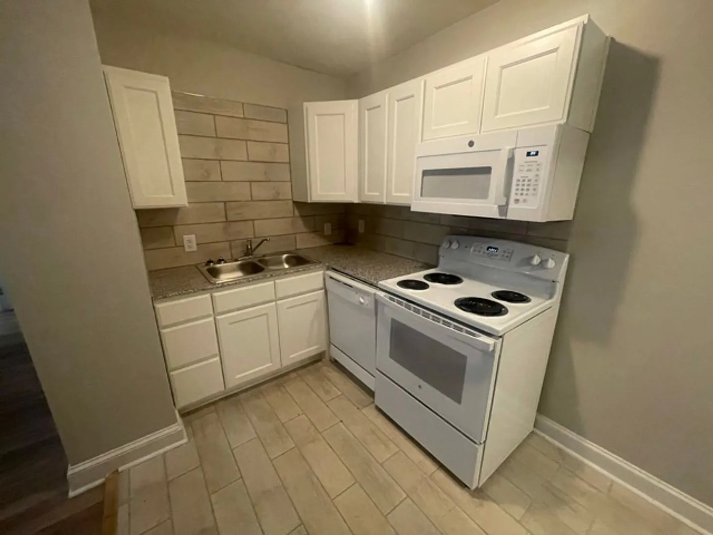 216-5 Woodrow St ~ Haymount — Photo 3