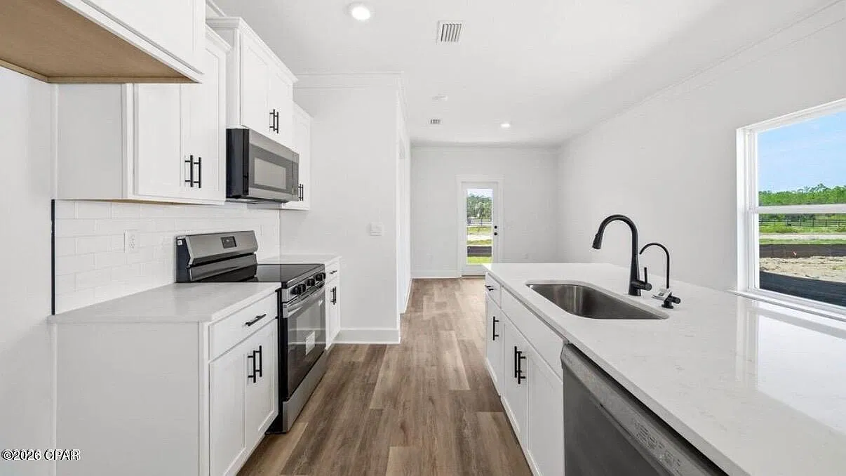 3 bed, 1443 sqft, $2,600 — Photo 4