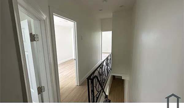 3 bed, 1000 sqft, $2,500 — Photo 4