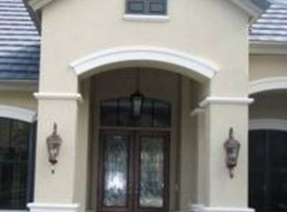 651 Richmond Close, Tarpon Springs, FL 34688