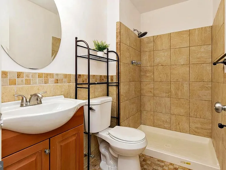 1139 Thackary Ct — Photo 8