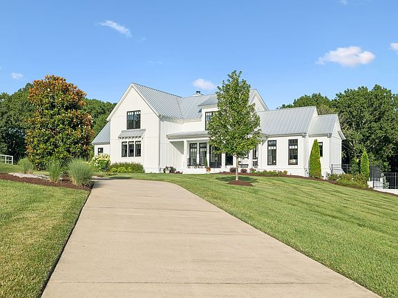 8th image of 2650 Finley Ridge Rd