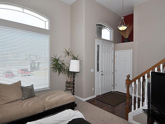 Entryway/Living Room