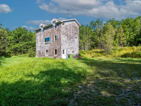 1763 N River Rd, West Hants, NS B0N 2R0