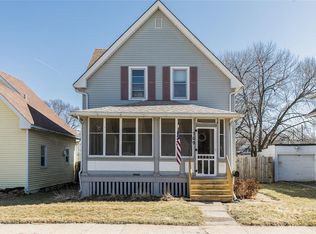 709 9th St SW, Cedar Rapids, IA 52404