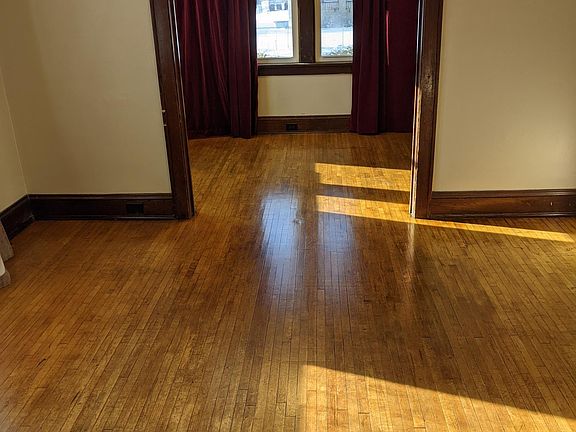 5th image of 4000 Emerson Ave N