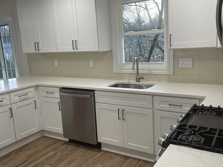 2106 Suburban Greens Dr — Photo 5