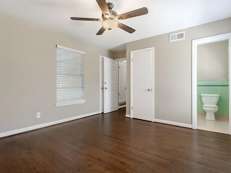 511 Classen Dr — Photo 15