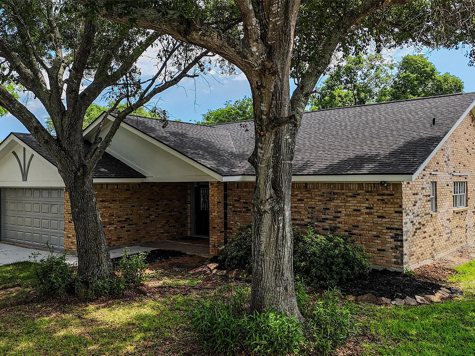 4 bed, 2.0 bath, 1791 sqft, $2,250 — Photo 3