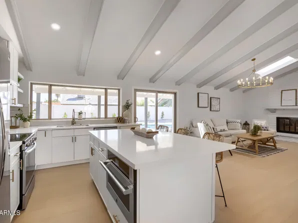 3203 N WOODBURNE Drive, Chandler, AZ 85224