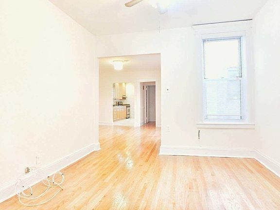 4th image of 30-20 34th St #3RR