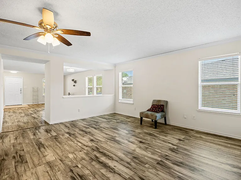1444 Atkins St — Photo 4