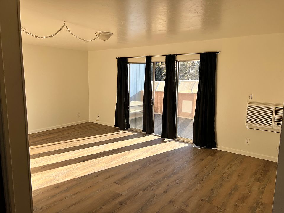 1st image of 13940 Hackett St APT 6
