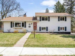 2408 E 4th St, Duluth, MN 55812