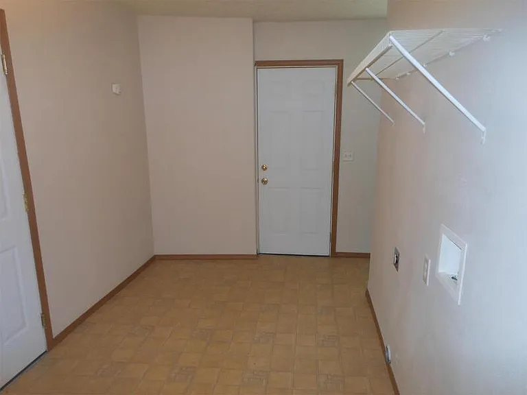 2328 N Wilbur Rd — Photo 10