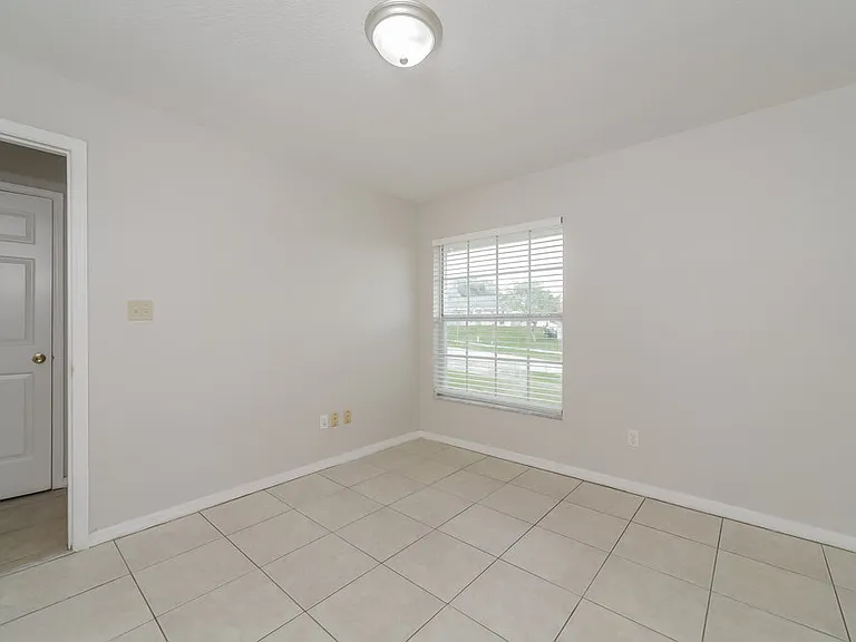 918 Palm Forest Ln — Photo 14
