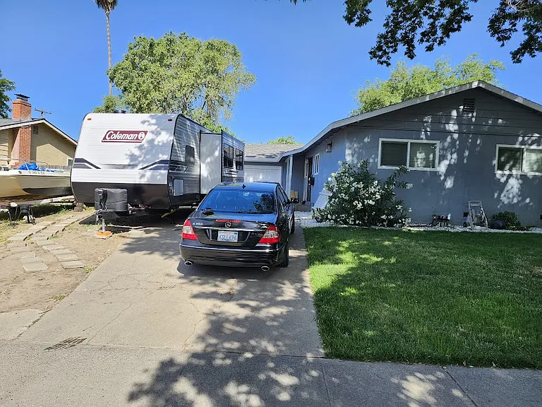 Candlewood Way — Photo 2