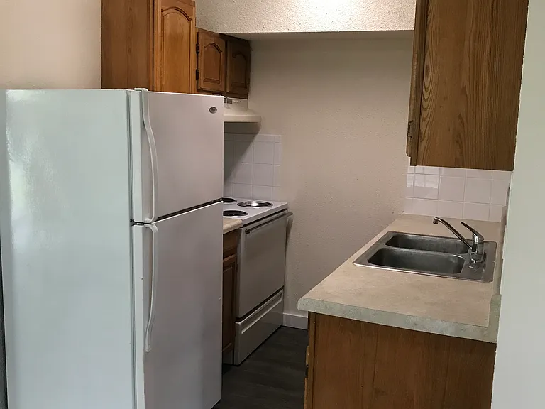 483 W Ocean View Ave #A — Photo 11