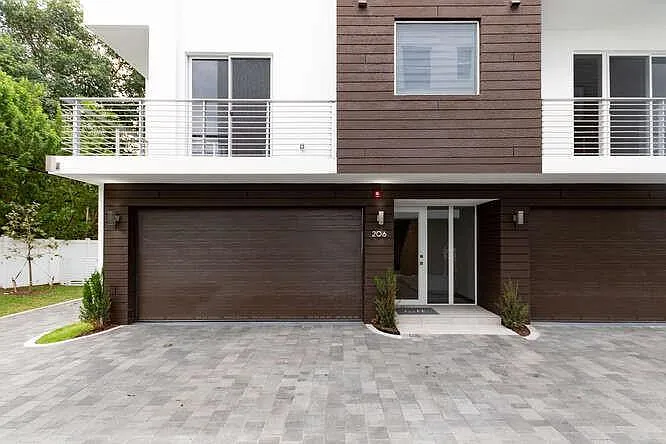 700 NE 14th Ave #206 — Photo 3