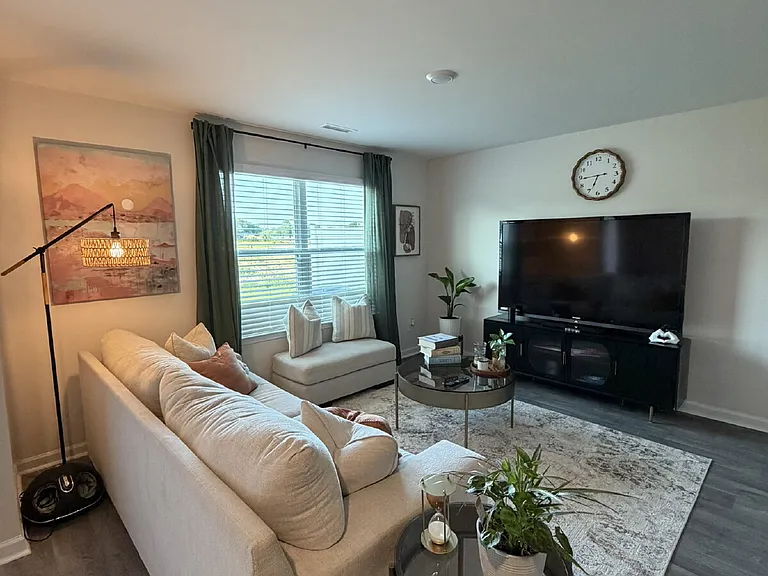 211 Seymour Village Dr — Photo 10