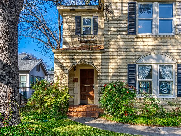 3rd image of 251 E Rosewood Ave #2
