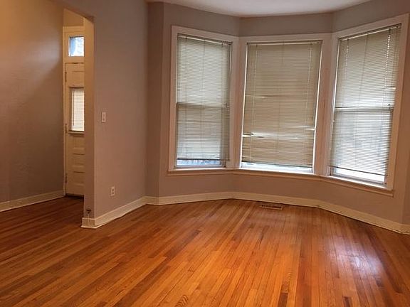 5th image of 1110 W Newport Ave #1FF