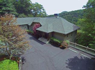 310 Falls Ct, Highlands, NC 28741