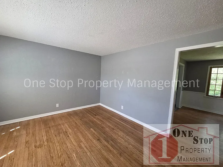 7037 Askew Ave — Photo 7