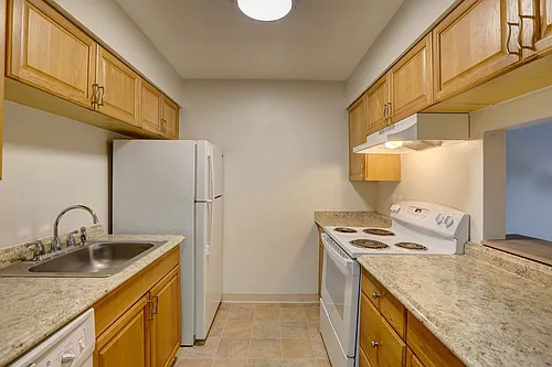 Monaco Parkway Apartments Photo 1