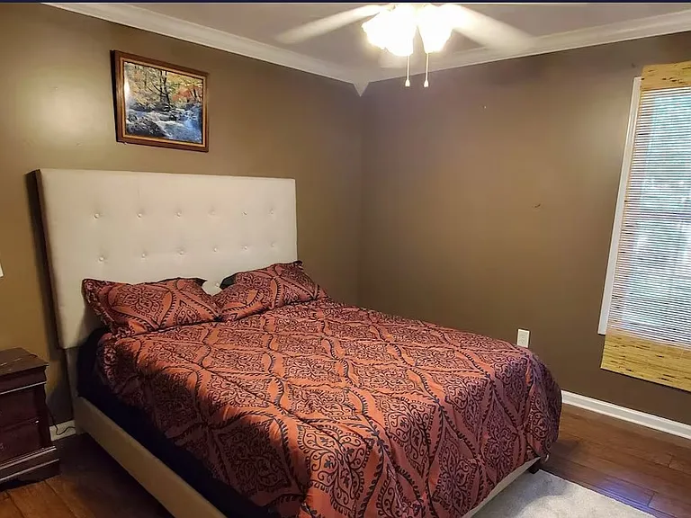 51 Ashwood Dr — Photo 3