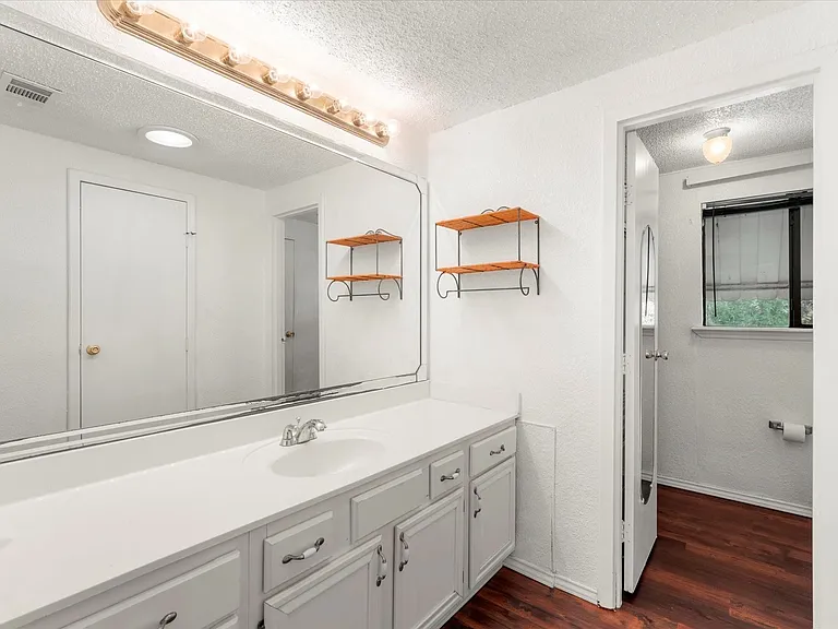 602 Legendary Ln — Photo 18