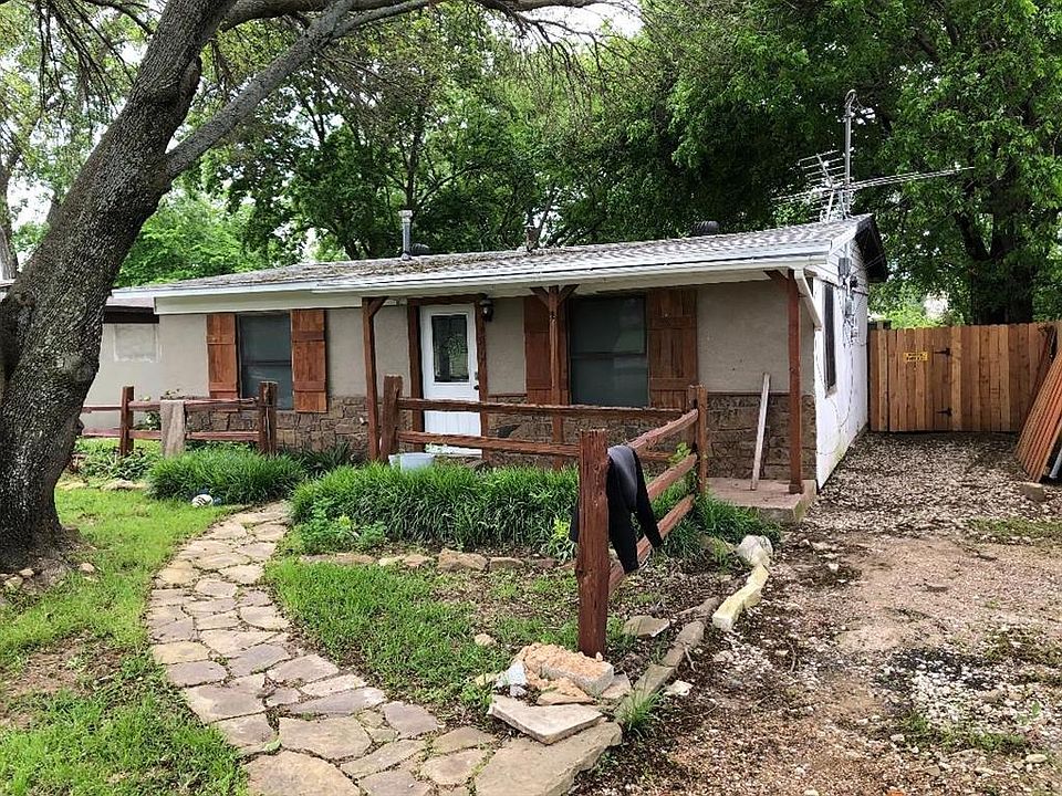 2nd image of 3921 Flory St
