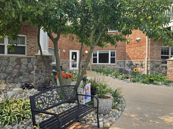 301 N Lake St Unit 104, Cadillac, MI 49601