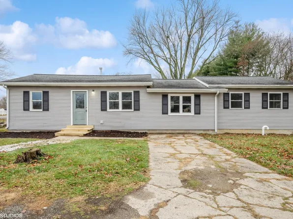 701 N Lotz Ln, Silver Lake, IN 46982