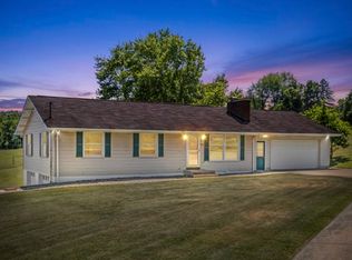 952 Achortown Rd, Beaver Falls, PA 15010