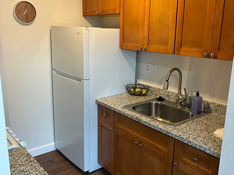 Whitesgate Apartments — Photo 31