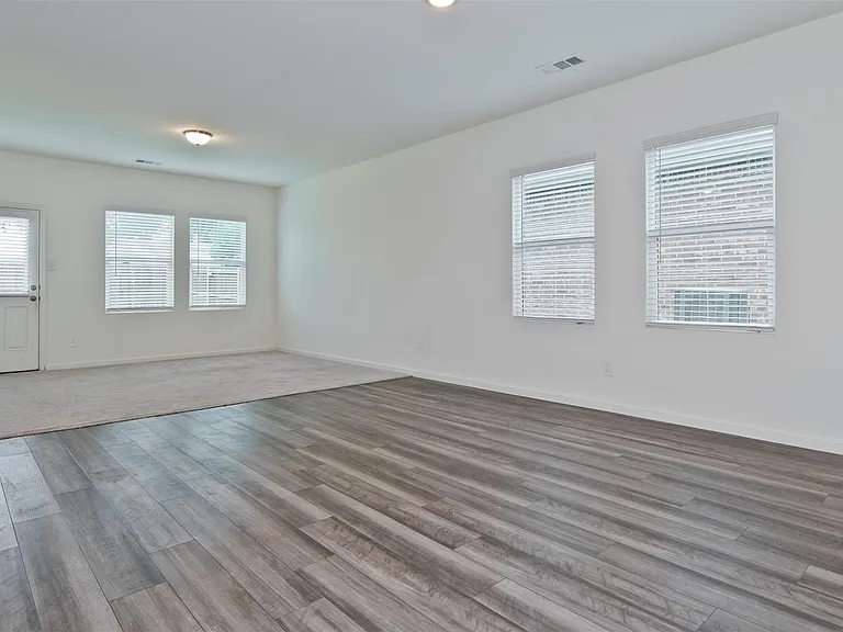 1637 Shadow Hawk Dr — Photo 9