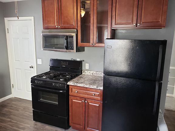 3rd image of 817 Toledo Ave