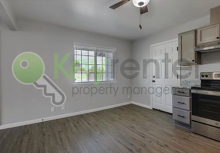8256 Manhart Way — Photo 11