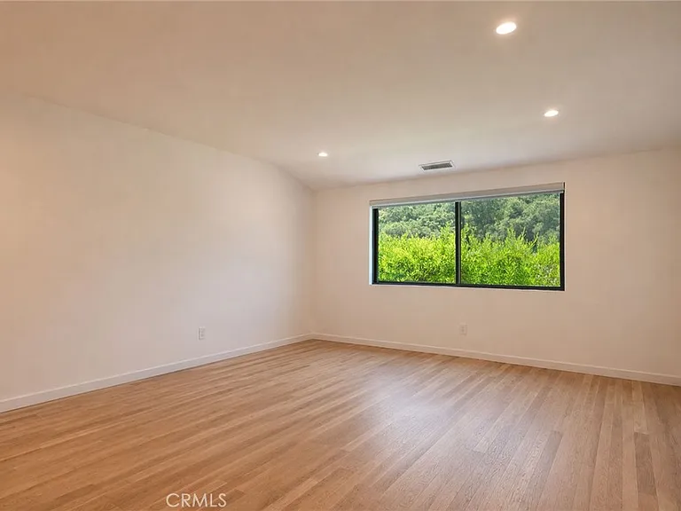 1310 J Lee Cir — Photo 25