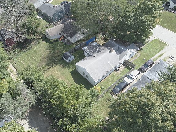 3rd image of 1651 Altgeld St