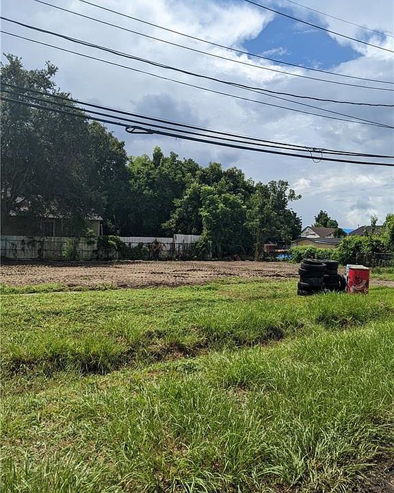 2nd image of 1427 Hermosa St