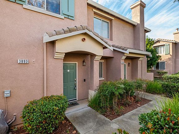2nd image of 3893 Jasmine Cir