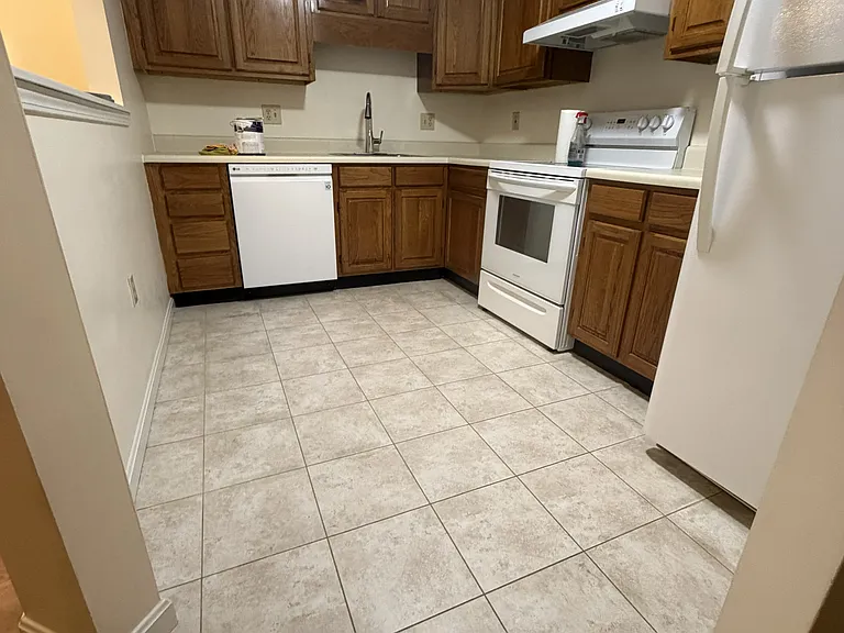 690 S Porter St #19 — Photo 4