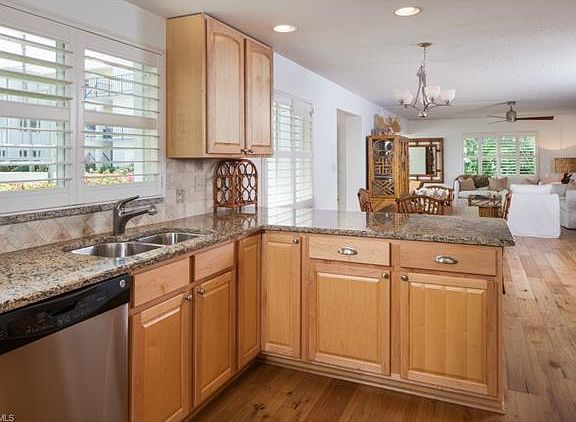 4th image of 1100 8th Ave S #129K