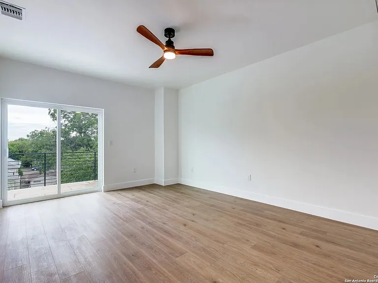 531 Essex St #201 — Photo 10